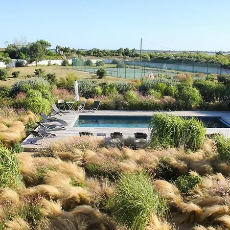 Les Portes-en-re Sleeps 14 With Pool * Les Portes-en-Re