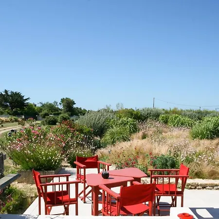 Les Portes-en-re Sleeps 14 With Pool ヴィラ