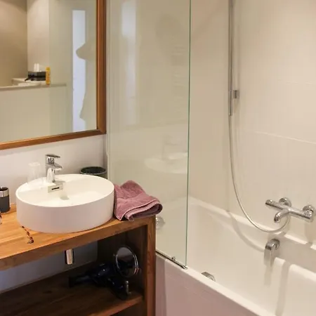 Les Portes-en-re Sleeps 14 With Pool ヴィラ