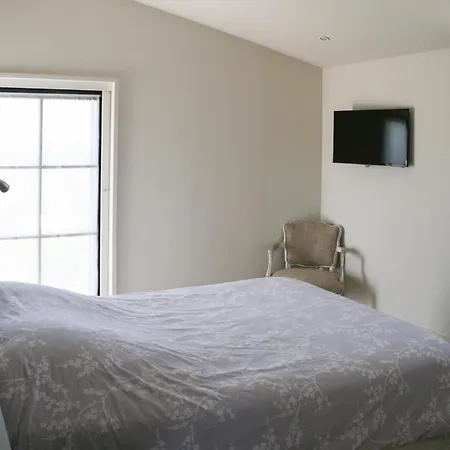 ヴィラ Les Portes-en-re Sleeps 14 With Pool *